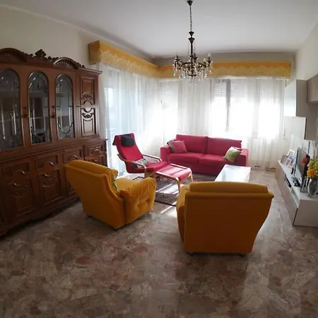 Casa Mirella Apartment *